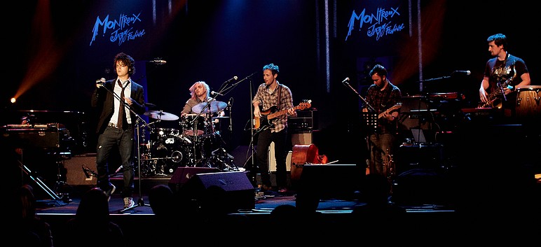Jamie Cullum (voc,p,keys)
Tom Richards (ts,perc,keys)
Rory Simmons (g,tpt,flgn)
Chris Hill (b)
Brad Webb (d) Jamie Cullum (voc,p,keys)
Tom Richards (ts,perc,keys)
Rory Simmons (g,tpt,flgn)
Chris Hill (b)
Brad Webb (d)