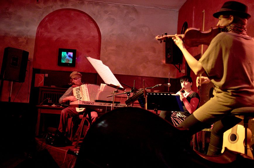 He Joe Schenkelberg, Sonja Mischor, Lilia Kirkov He Joe Schenkelberg, Sonja Mischor, Lilia Kirkov